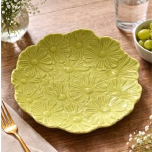 Plato verde con flores