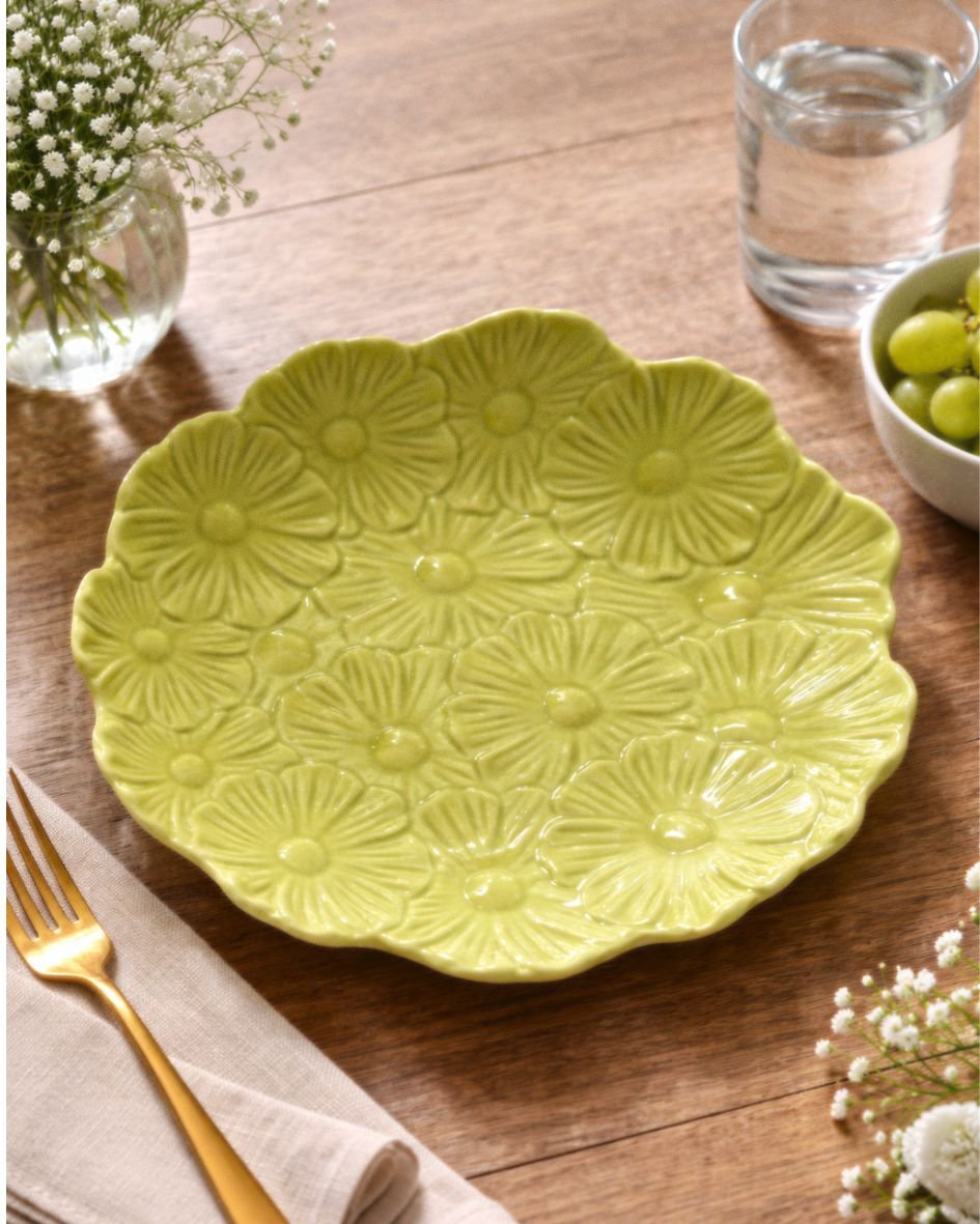 plato verde con flores plato verde con flores