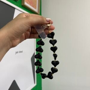 Llavero negro corazones