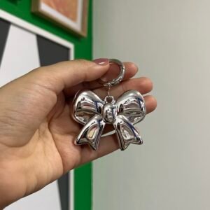 Llavero lazo plateado