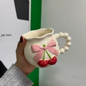 Taza cereza con lazo relieve