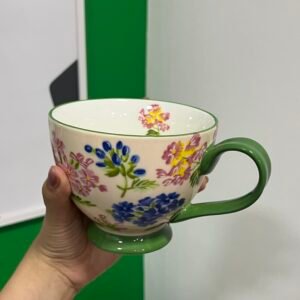 Taza floral verde y beige