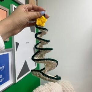 Arbol de navidad tejido para guindar