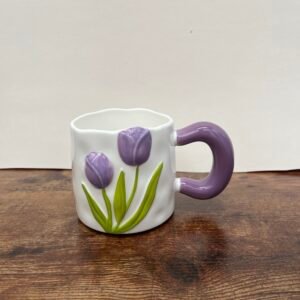 Taza con tulipan lila