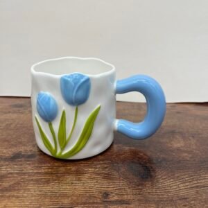 Taza con tulipan celeste