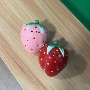 Salero y pimentero fresas