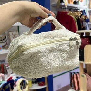Cosmetiquera peluche blanca